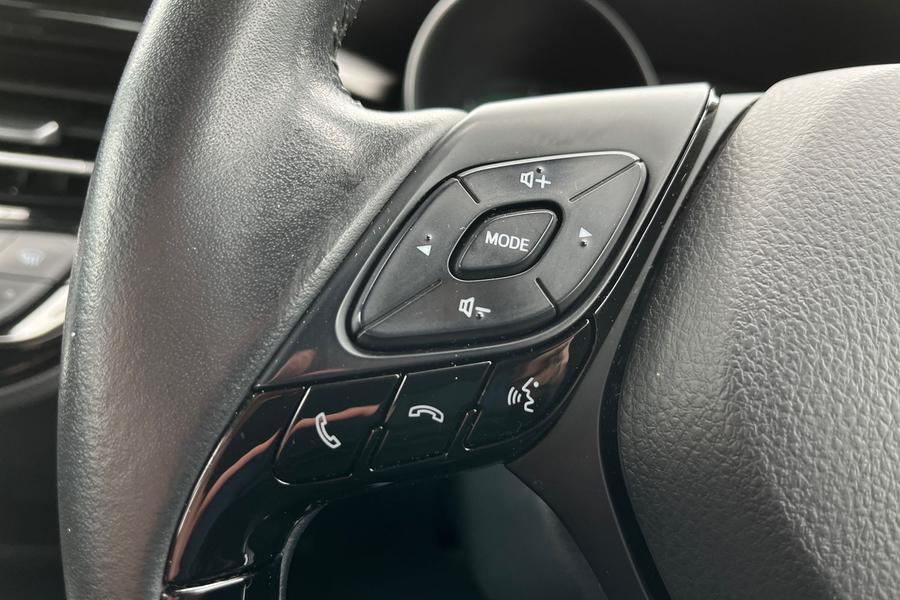Toyota C-HR Photo autoimg-57c896be4d87701ef990bdffd01bfdee1df0d108.jpg