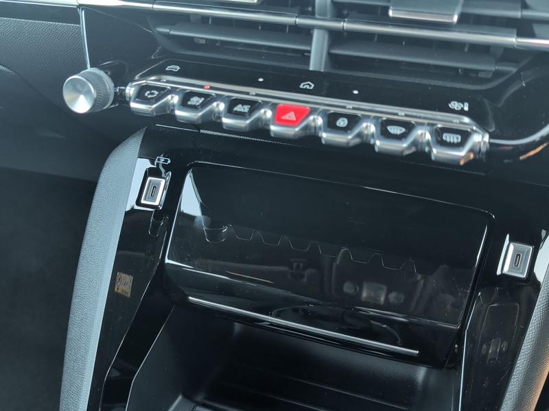 Used Peugeot 2008 BF24DWX 23