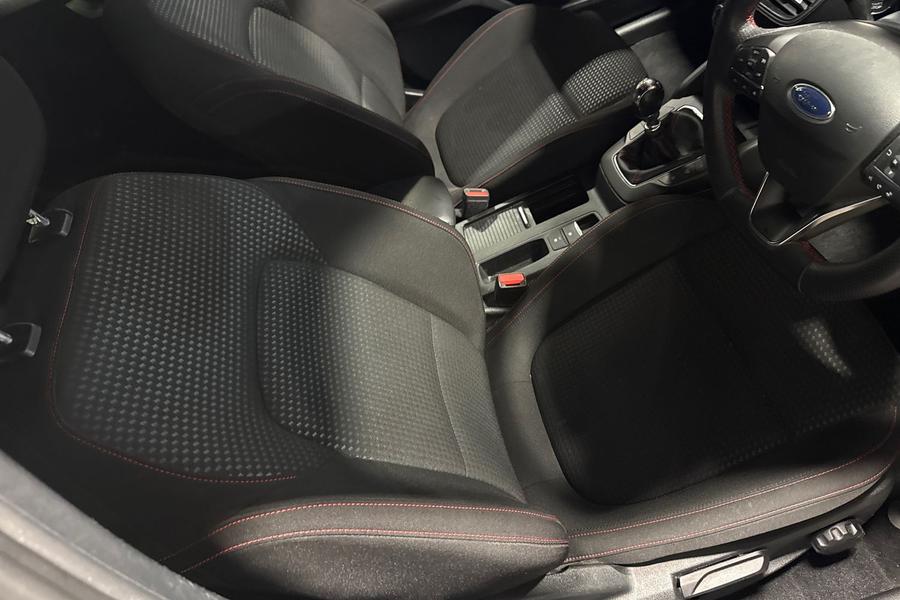 Ford FOCUS Photo autoimg-57c8d92845f9a63afa84425d3bf02e6246d7136a.jpg