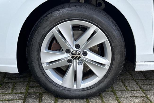 VOLKSWAGEN Golf Photo 22