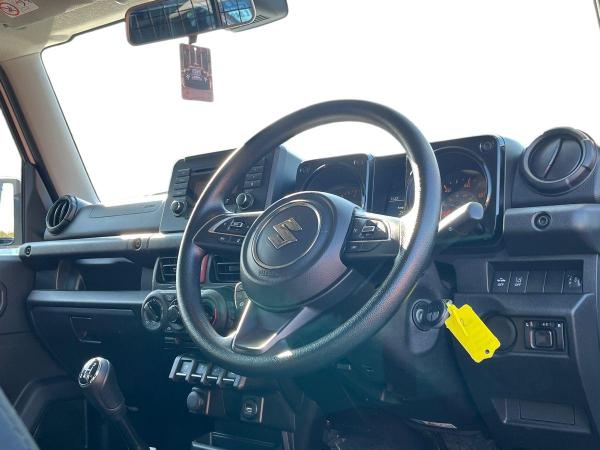 Suzuki Jimny Photo autoimg-57d0886a48862af8fc751a9e1f7334bc8f27165e.jpg