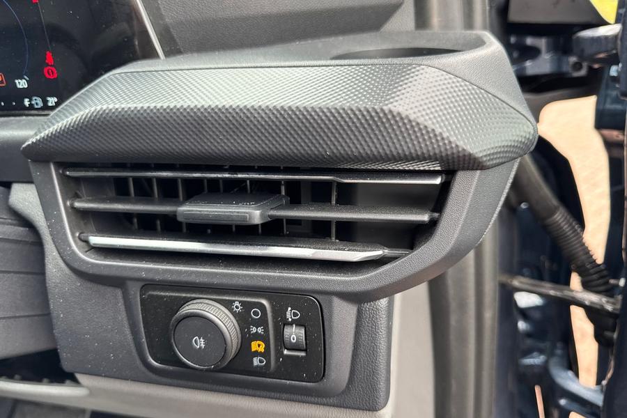 Ford TRANSIT CUSTOM Photo autoimg-57d27900e6a3db68b59c54cf2c34dcbf4dd6a338.jpg