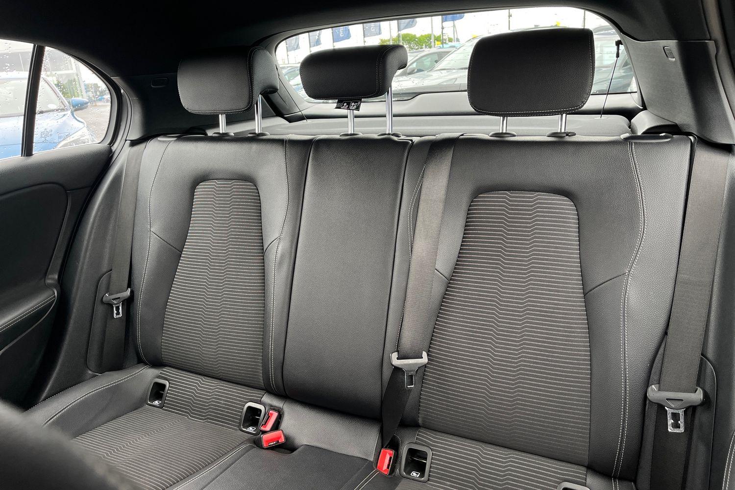 Mercedes-Benz A Class Photo 19