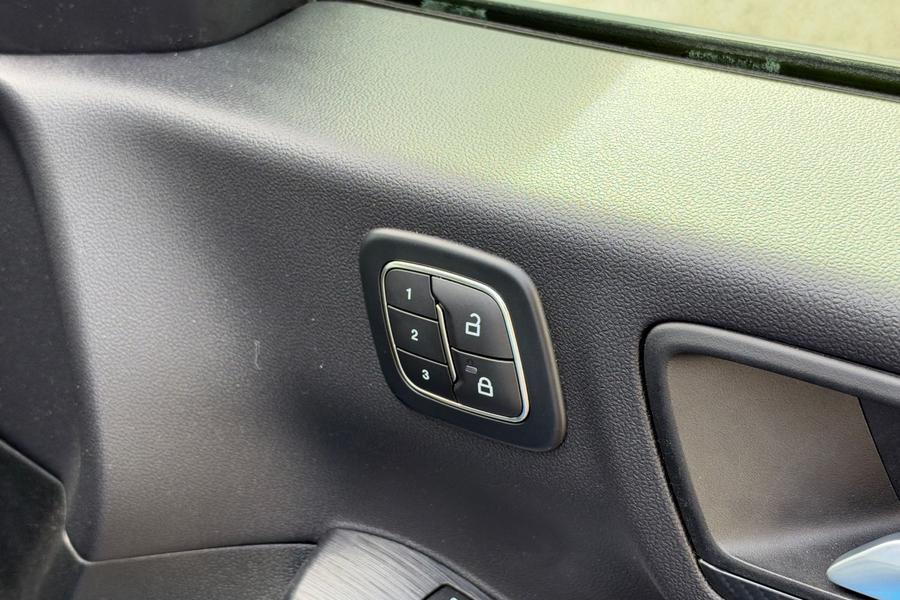 Ford KUGA Photo autoimg-57dd3dc2daa64780c93cc69cee1f223034fe625f.jpg