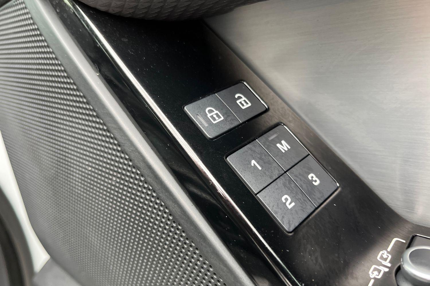 Land Rover RANGE ROVER VELAR Photo 34