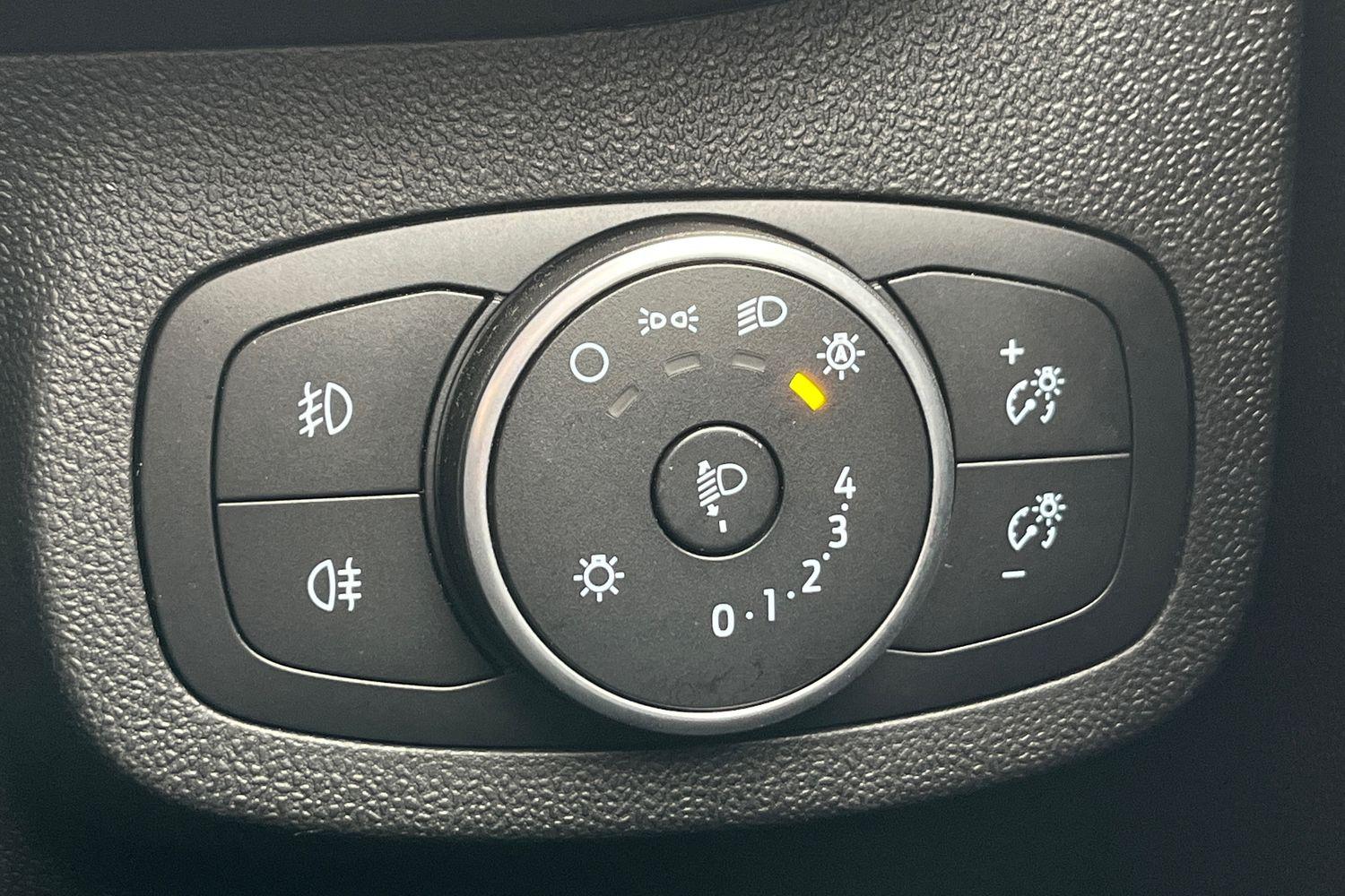 Ford FIESTA Photo 39
