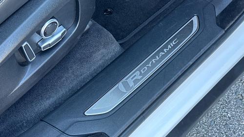 Jaguar F-PACE Photo autoimg-57e303a5ae0e13989b277656a86d0a4d99a25a5e.jpg