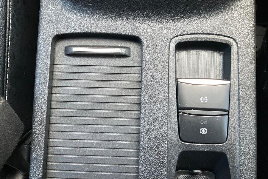 Ford Kuga Photo autoimg-57e5b136a1b93c7bc202cb6fab8d2af5a1732938.jpg