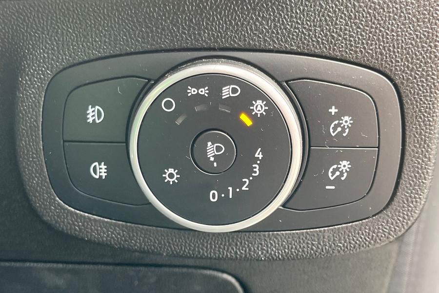 Ford FIESTA Photo autoimg-57eb8250aab06f7cb4d661b81b759b4279002175.jpg