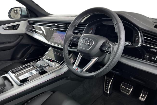 AUDI Q8 Photo 6