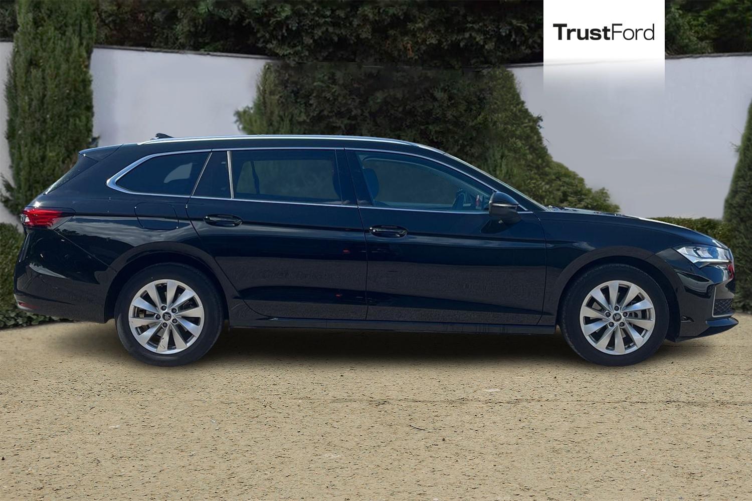 Skoda SUPERB Photo 2