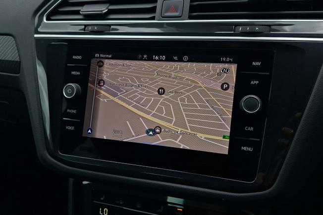 VOLKSWAGEN Tiguan Photo 14