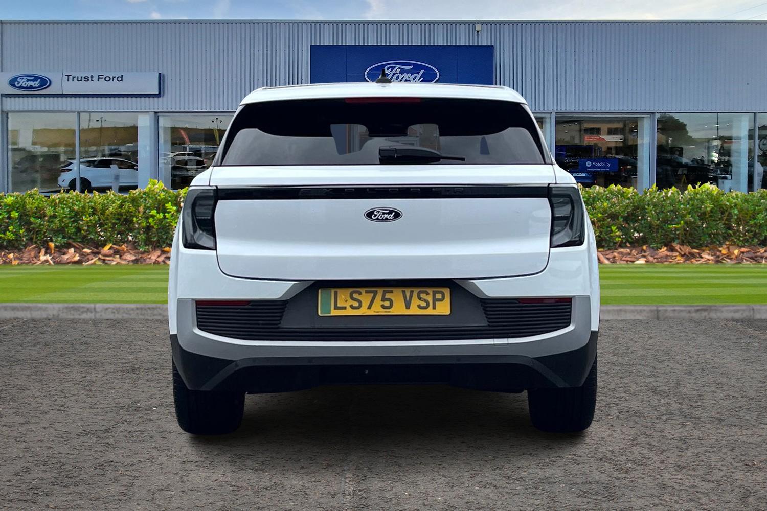 Ford Explorer Photo 6