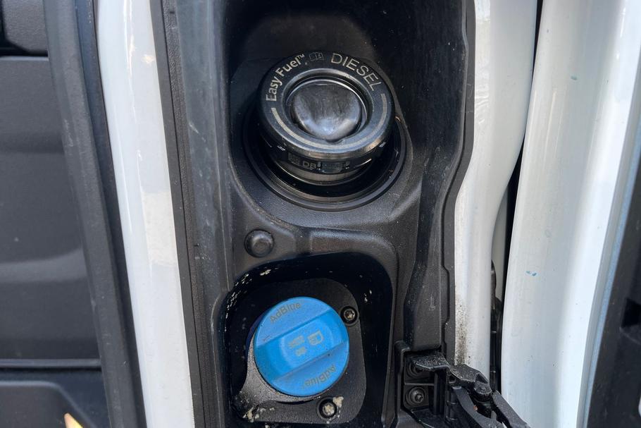 Used Ford TRANSIT CUSTOM DV24HPE 19