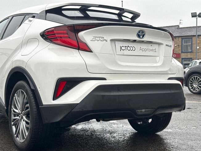 TOYOTA C-Hr Photo 32