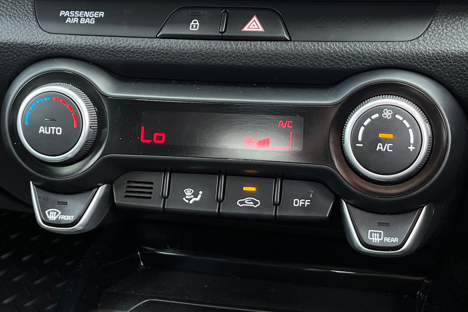 Kia STONIC Photo 32