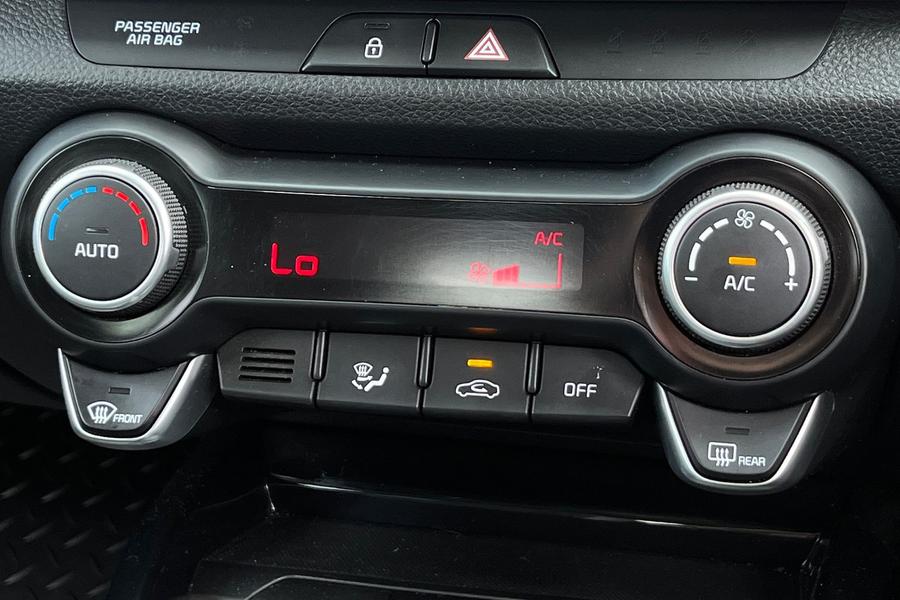 Kia STONIC Photo autoimg-5806bab85eb0fd1097ff9ffe5189ecc400c92b07.jpg