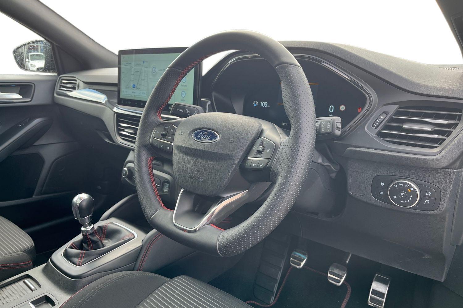 Ford FOCUS Photo 8