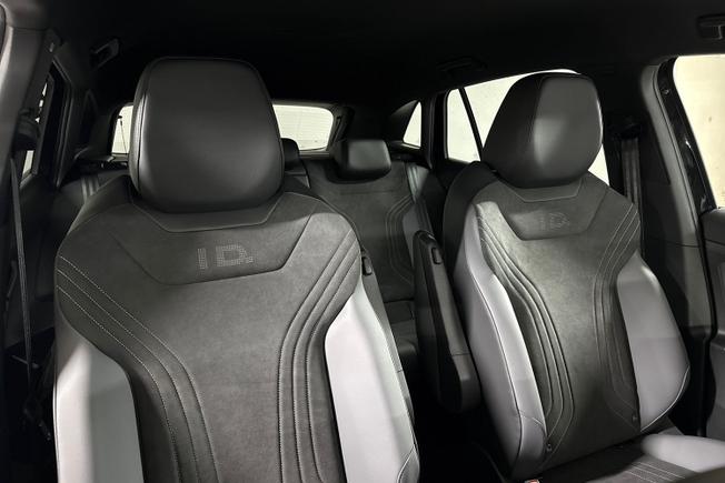 VOLKSWAGEN ID.4 Photo 25