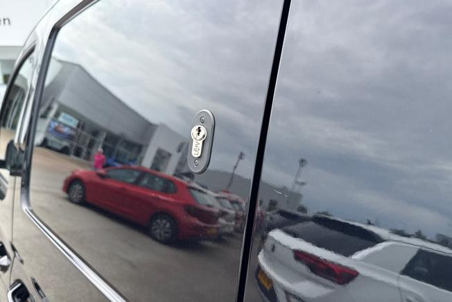 VOLKSWAGEN Caddy Photo 43