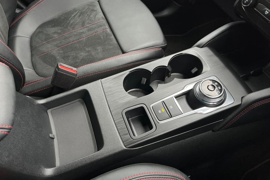 Ford Kuga Photo autoimg-580d3032a1579281151da3785f239af3409dc4e5.jpg