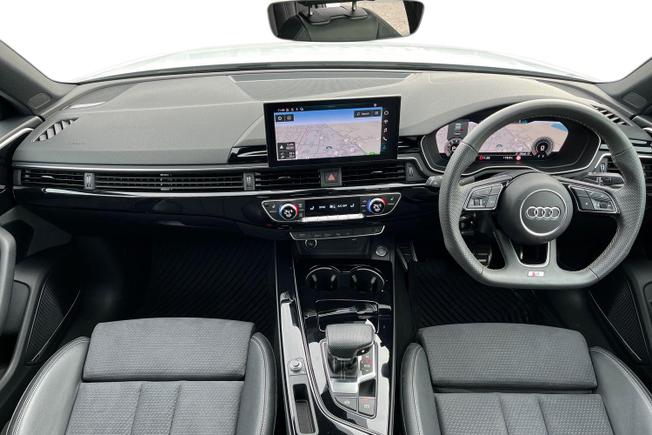 AUDI A4 Photo 11