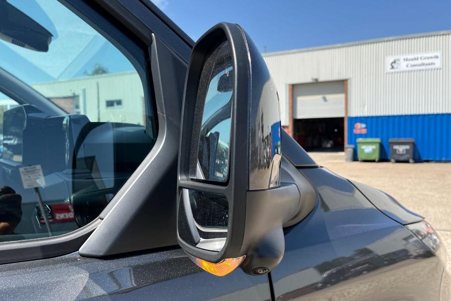 Used Ford TRANSIT CUSTOM LC26TZG 38