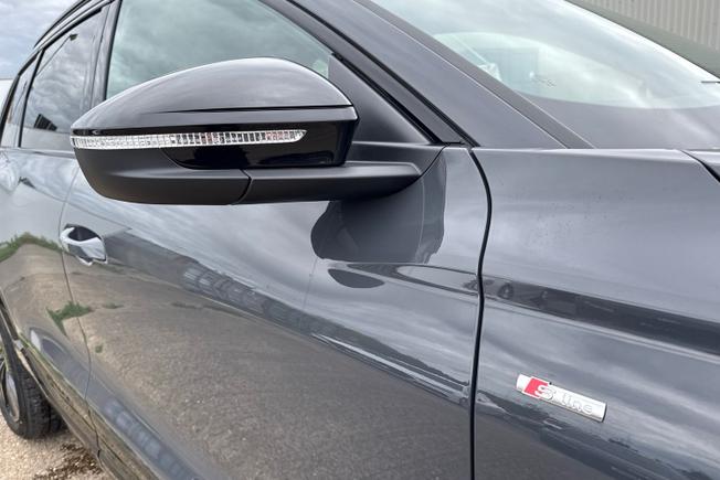 AUDI Q6 E-Tron Photo 20