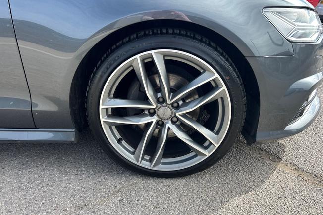 AUDI A6 Avant Photo 25