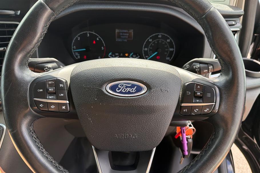 Used Ford TRANSIT CUSTOM YR70YYM 36