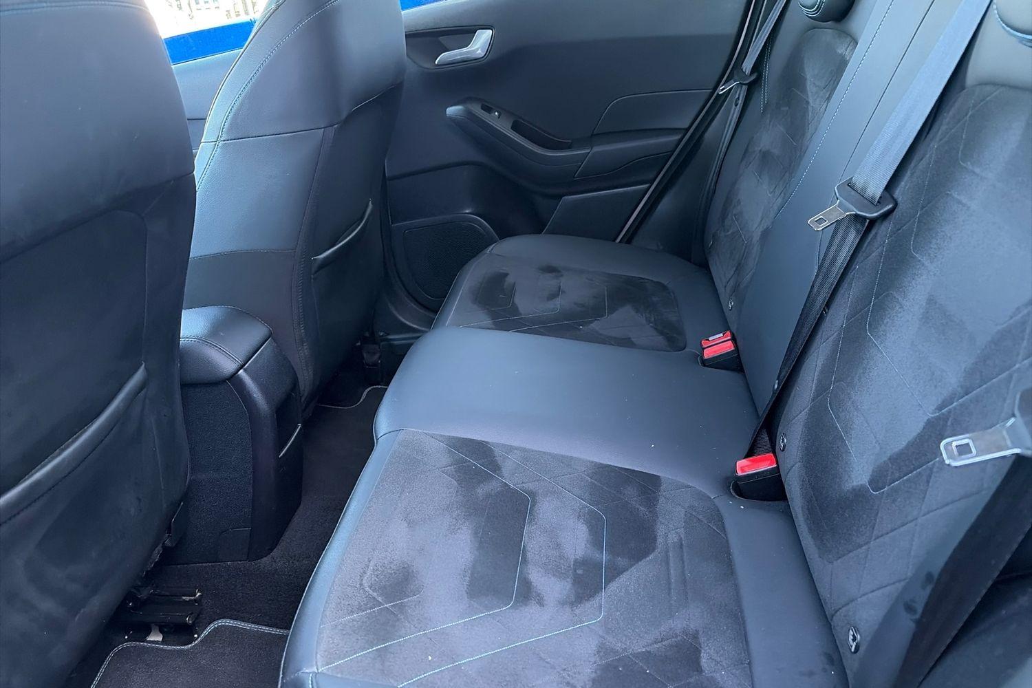 Ford FIESTA Photo 19