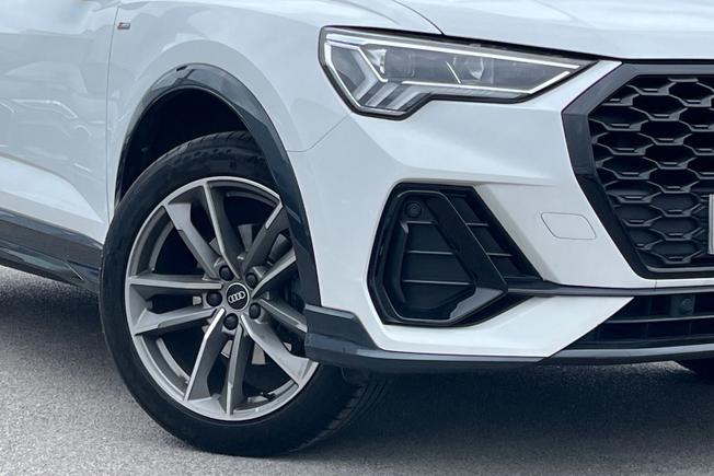AUDI Q3 Photo 35
