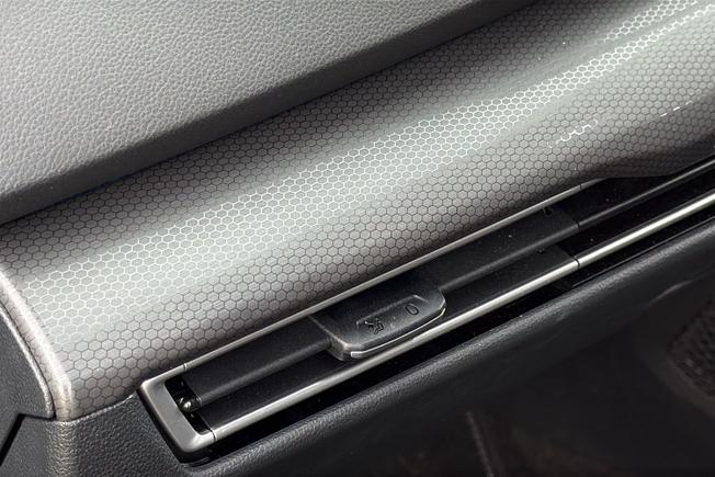 VOLKSWAGEN Golf Photo 46