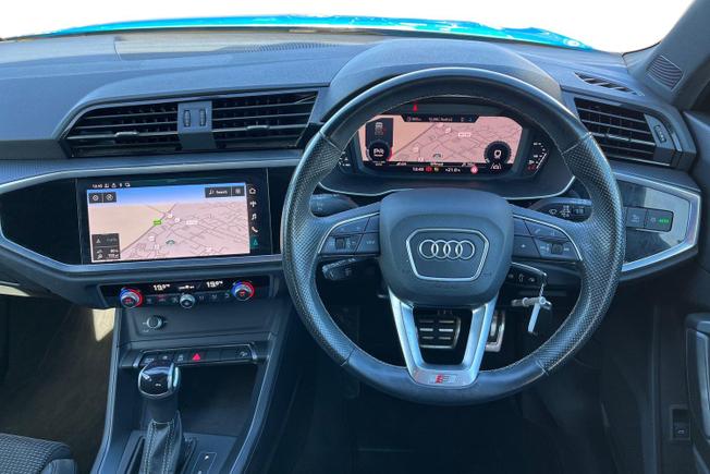 AUDI Q3 Photo 11