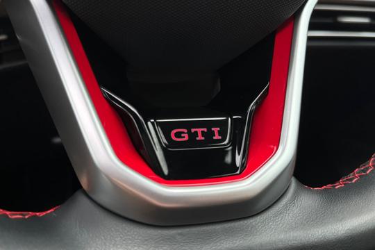 Volkswagen Golf Photo autoimg-58247212b5a9420b866f7b77263f0d38b3a9c76d.jpg