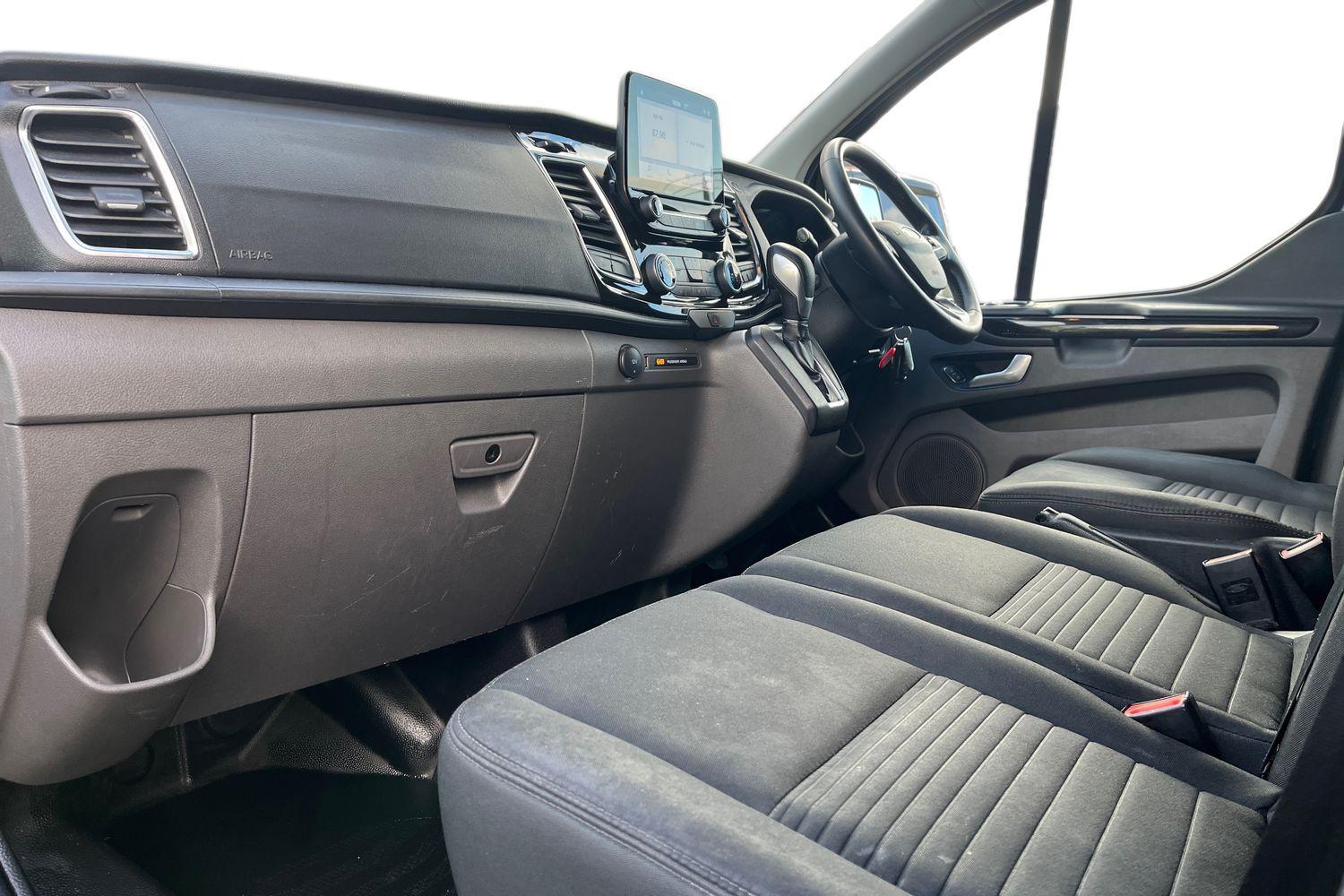 Ford TRANSIT CUSTOM Photo 2
