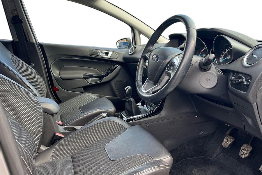 Ford FIESTA Photo autoimg-582bbff8ede9bb7e10d6e447c208fcd990a67a5e.jpg
