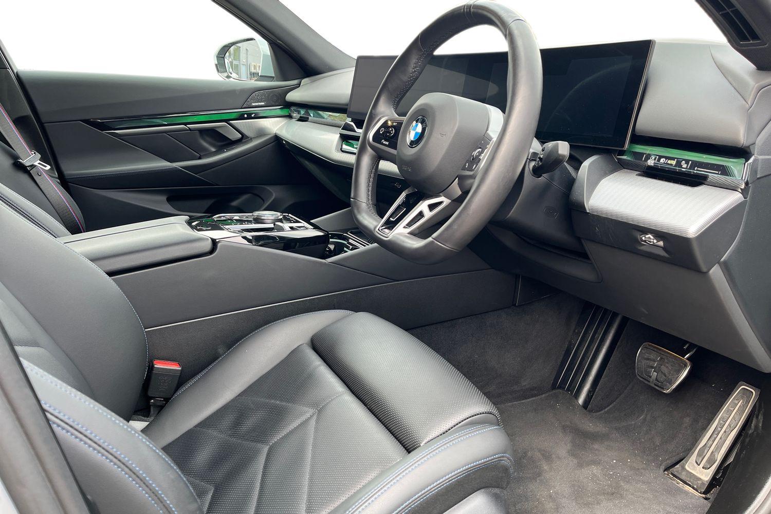 BMW 5 Series Photo 8