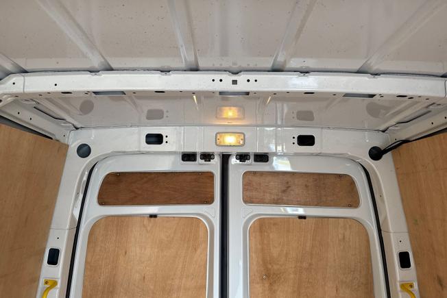 Volkswagen Crafter Photo 25