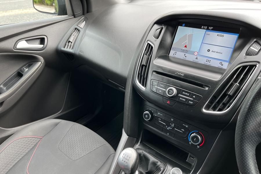 Ford FOCUS Photo autoimg-58371839f0188e82b3e3ff5531a1316029520196.jpg