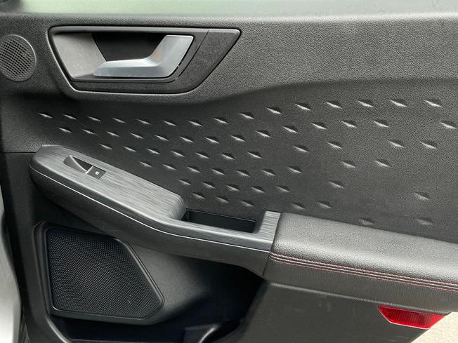 FORD Kuga Photo 35