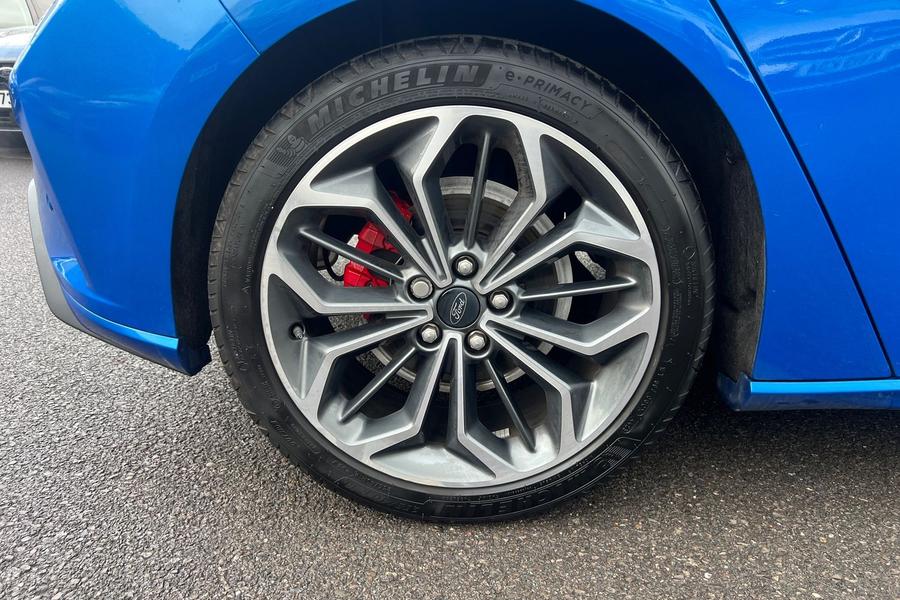 Ford FOCUS Photo autoimg-583961e4348b9cd1264268c347bccda8b5a577c7.jpg