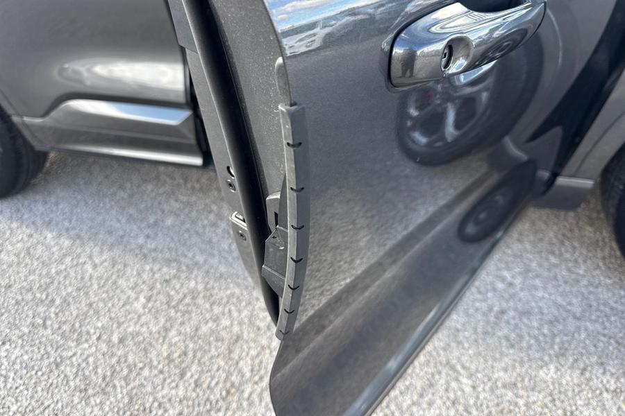 Ford KUGA Photo autoimg-583b85f85dbb2cdacfeb18b06287a4a2c146d855.jpg