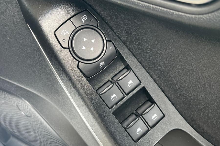 Ford FIESTA Photo autoimg-583d642cbf4039c38b0529b8314e9e780a12d497.jpg