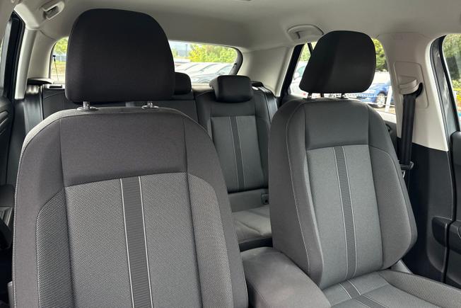 VOLKSWAGEN T-Roc Photo 25