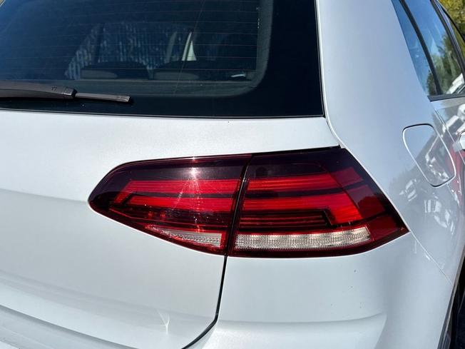 VOLKSWAGEN Golf Photo 18