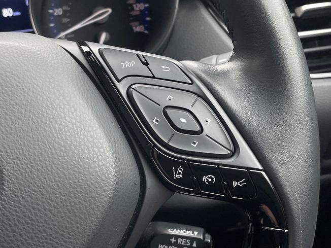 TOYOTA C-Hr Photo 17
