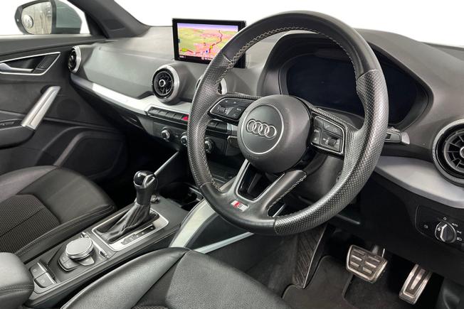 Audi Q2 Photo 6