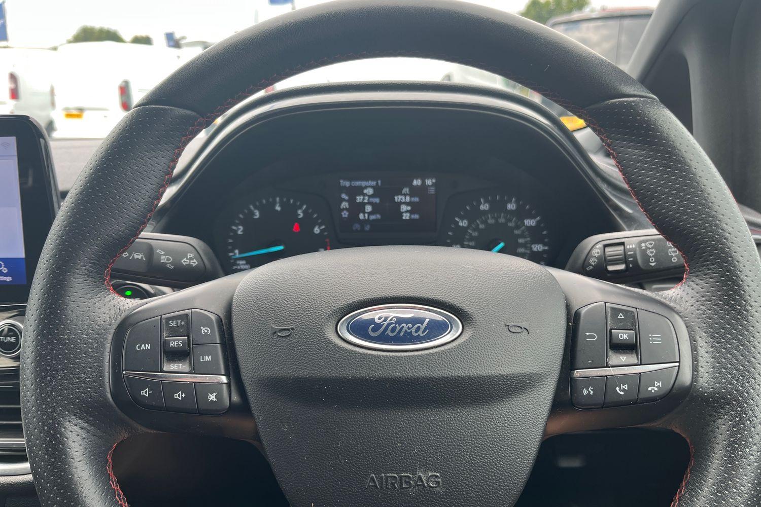 Ford FIESTA Photo 11