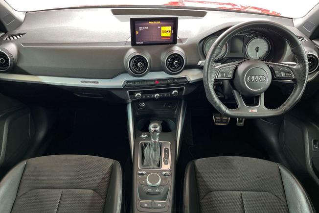 AUDI Sq2 Photo 10